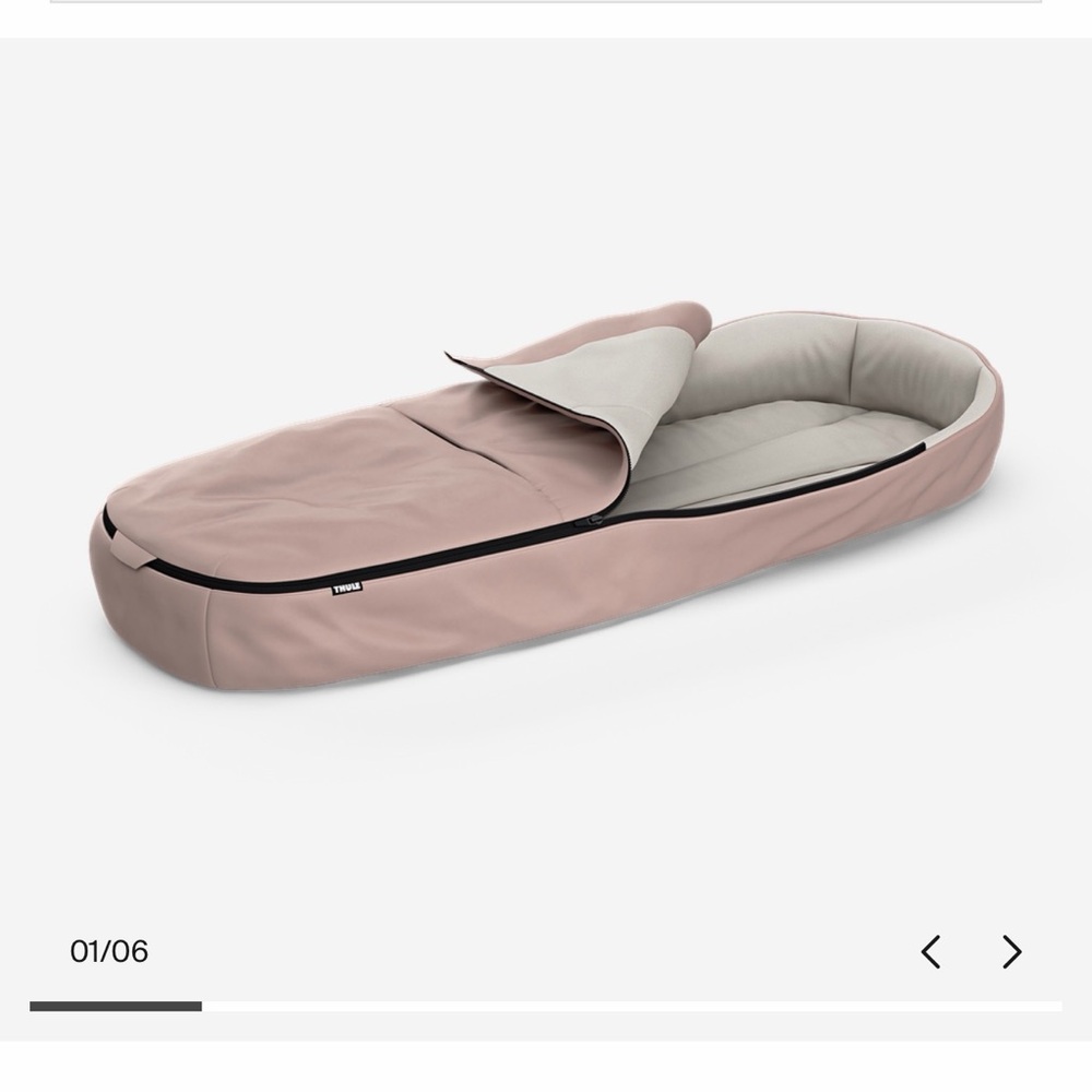 Thule stroller footmuff in pink